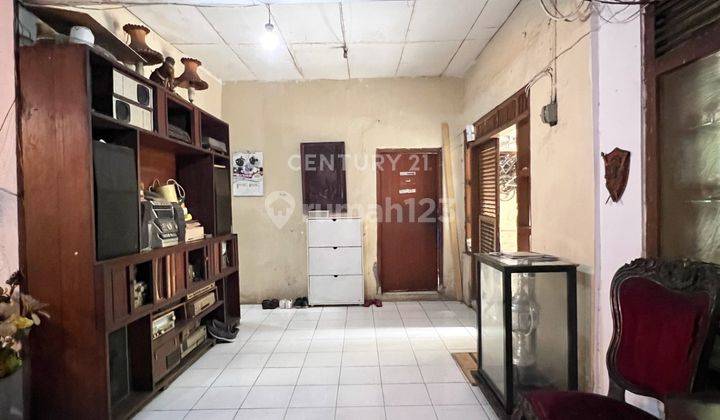 Dijual Rumah Lokasi@strategis Jalan Raya Cocok Di Kebayoran Baru 2