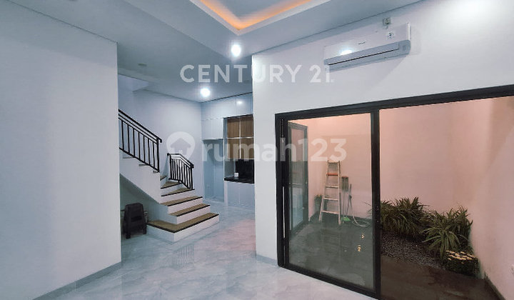 Dijual Rumah New Brand Lokasi Strategis di Graha Raya Bintaro 2