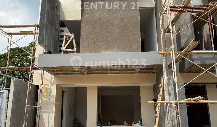 Dijual Rumah 3 Lantai Brand New Lokasi Strategis di Bintaro 3A