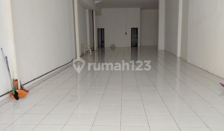 Disewakan Gudang Jalan Bunguran - Nol Jalan Raya Disewakan Gudang Jalan Bunguran - Nol Jalan Raya