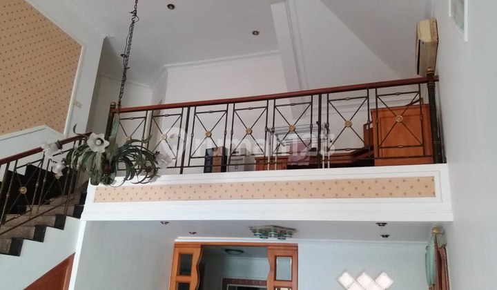 For Rent Pakuwon Indah Villa Regency House 2