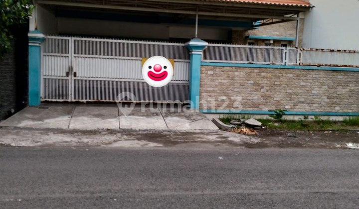 DISEWAKAN RUMAH RAYA GAYUNGSARI - NOL JALAN RAYA