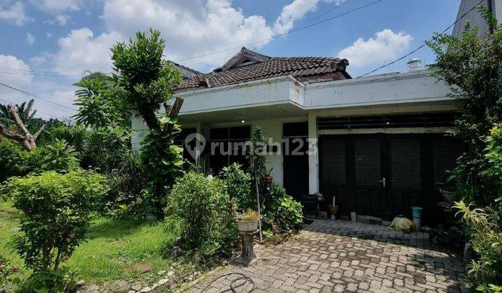 Rumah Panjang Jiwo Permai Selatan Strategis Row 3 Mobil 1