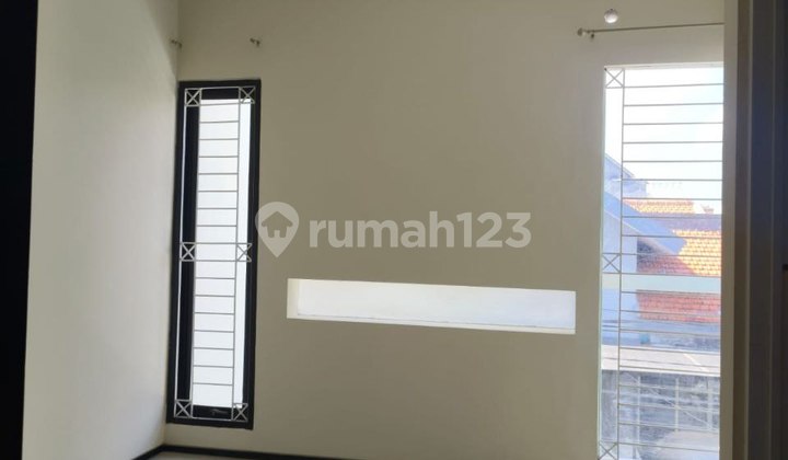 Disewakan Rumah Rungkut Harapan - Baru Renov 2