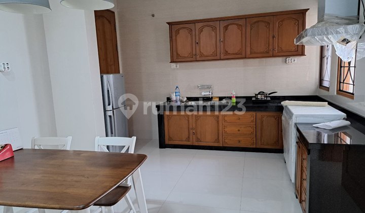 For Rent Pakuwon Indah Vila Regency House Furnished 2