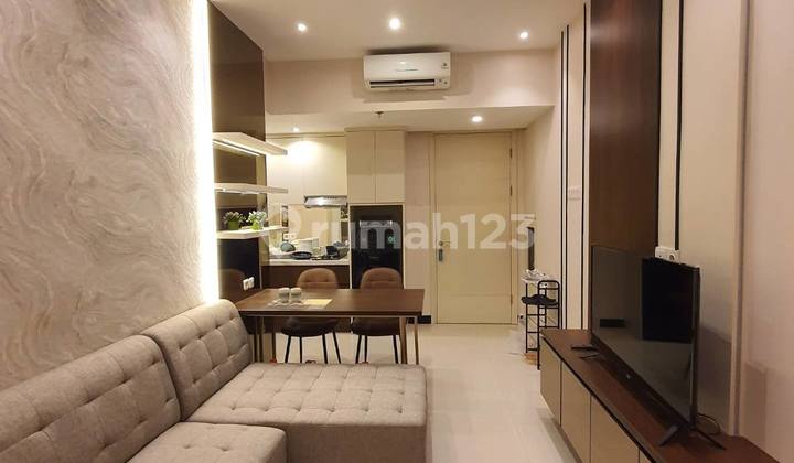 Disewakan Apartemen Benson Pakuwon Mall Lantai 31 - Balkon Furnished 2