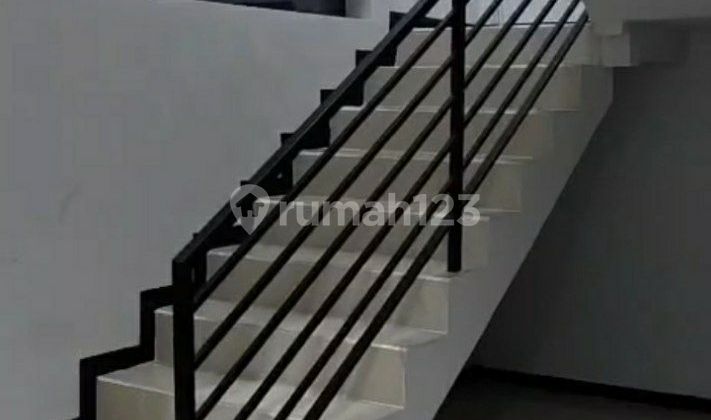 Disewakan Rumah Puri Asri Pakuwon City 2