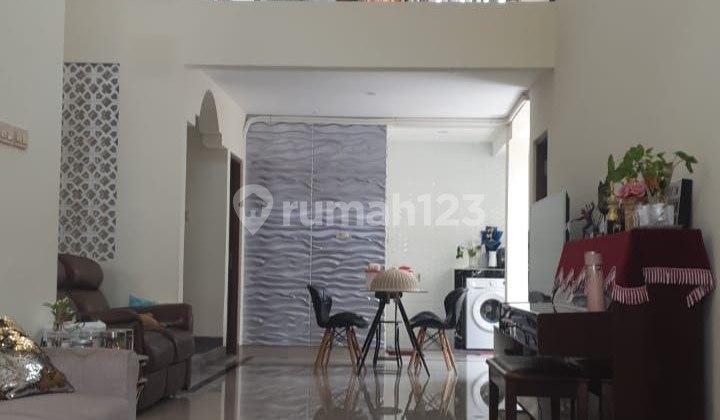 Dijual Rumah Simpang Darmo Permai Selatan