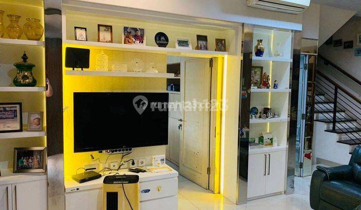 Dijual Rumah Puri Mansion Uk10x15m2 2.5 Lantai Furnished  6