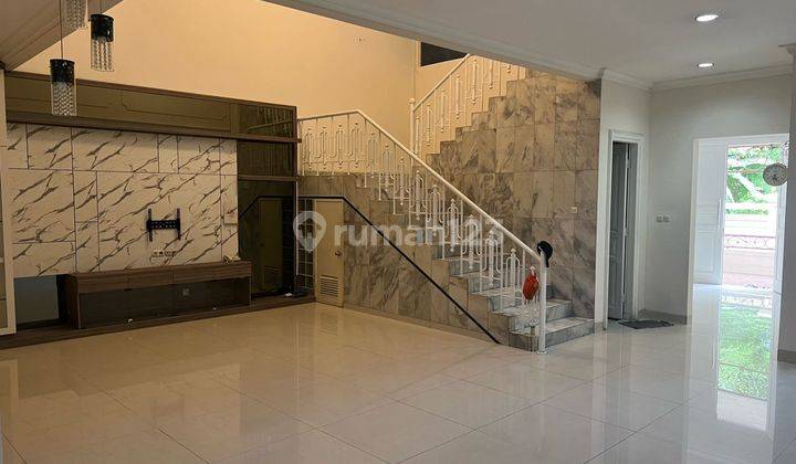 Dijual Rumah Intercon Jakarta Barat , Lt 300m2 , Semi Furnish  4