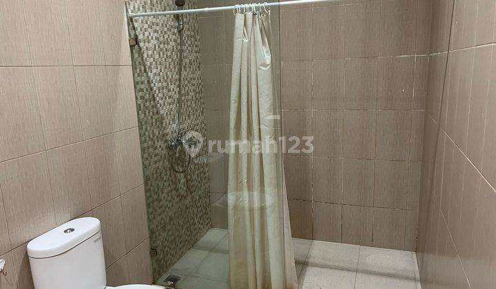 Dijual Rumah Intercon Jakarta Barat , Lt 300m2 , Semi Furnish  11