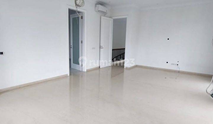 Rumah Intercon Jakarta Barat , Luas Tanah 425m2 , Ada Swimming Pool 10