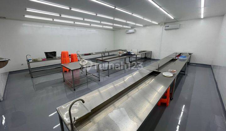 DiJual gudang Kosambi Permai, lb 1100m2 , lt 610m2 . Harga 10.6 nego DiJual gudang Kosambi Permai, lb 1100m2 , lt 610m2 . Harga 10.6 nego