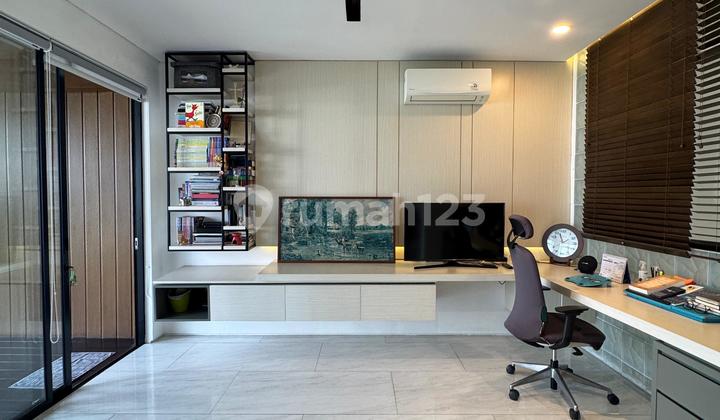 Dijual Rumah Permata Buana, LT 300M2, LB 480M2, Harga 15,5M