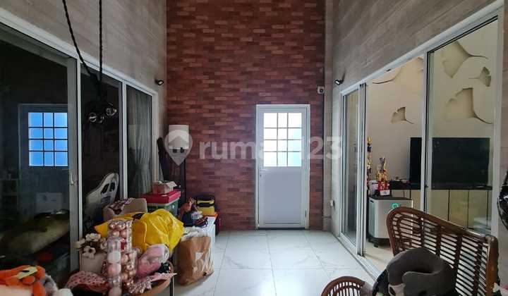 Dijual Rumah Riviera Puri, LB 211M2, LT 216M2. Harga 7,5M Nego