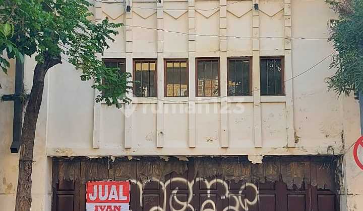 Surabaya Kota. Jln Pahlawan. Komersial Area