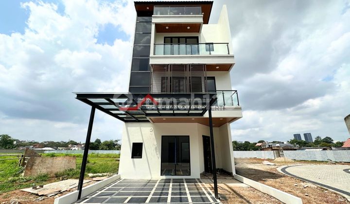 Rumah Baru Minimalis Modern Startegis Dekat Tol Simatupang
