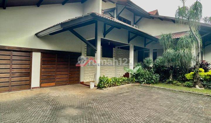 Rumah Klasik Minimalis Hadap Timur Premium Area Kemang 2