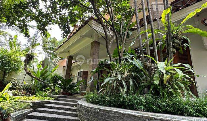 Rumah Asri Dalam Komplek Di Ampera 1