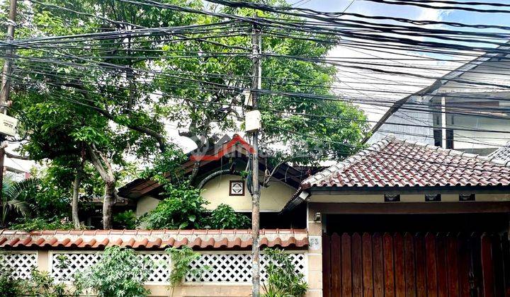 Rumah Kokoh Terawat Siap Huni Dekat Pejaten Village 1