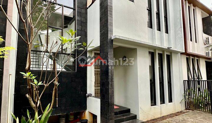 Rumah Modern Minimalis Dalam Town House 1