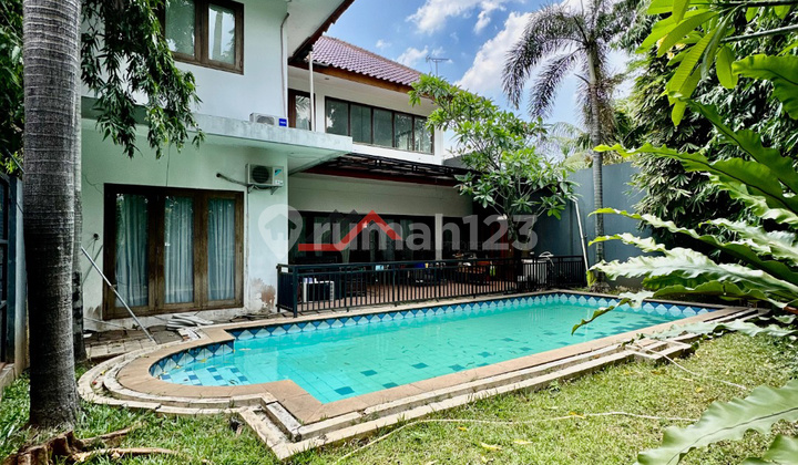 Rumah Cantik Nuansa Bali Dalam Town House Di Lebak Bulus