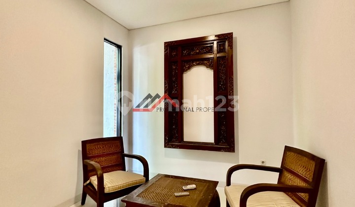 Rumah Desain Industrial Dalam Komplek Besar di Lebak Bulus, Jakarta Selatan 2