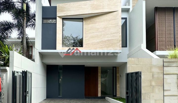 Rumah Baru Modern Tropical di Kemang