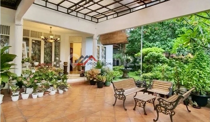 Rumah Siap Huni Dilegkapi Kolam Renang Posisi Hook Area Lebak Bulus, Jakarta Selatan 2