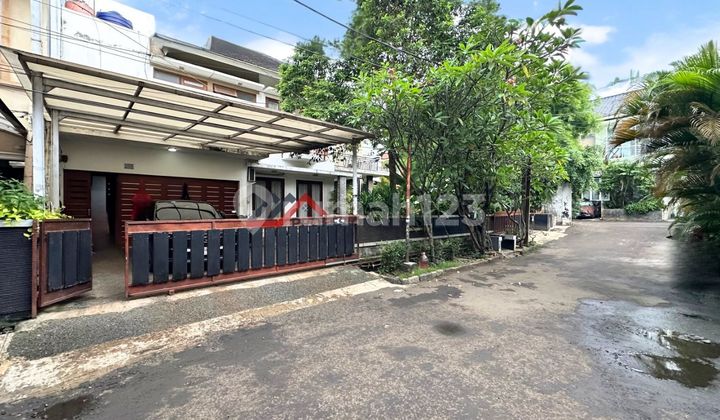 Rumah Bagus Asri Dilengkapi Kolam Renang di Pejaten Barat, Jakarta Selatan