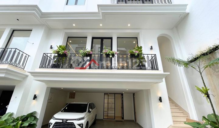 Brand New House Modern Classic di Radio Dalam Brand New House Modern Classic di Radio Dalam