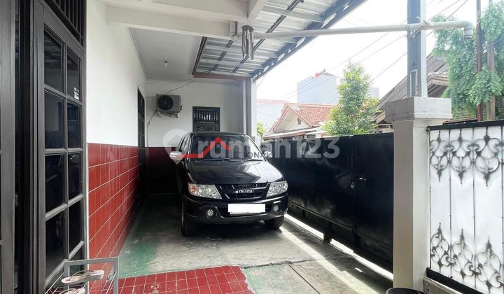 Ready-to-Occupy Well-Maintained House in a Complex Near Simatupang 2
