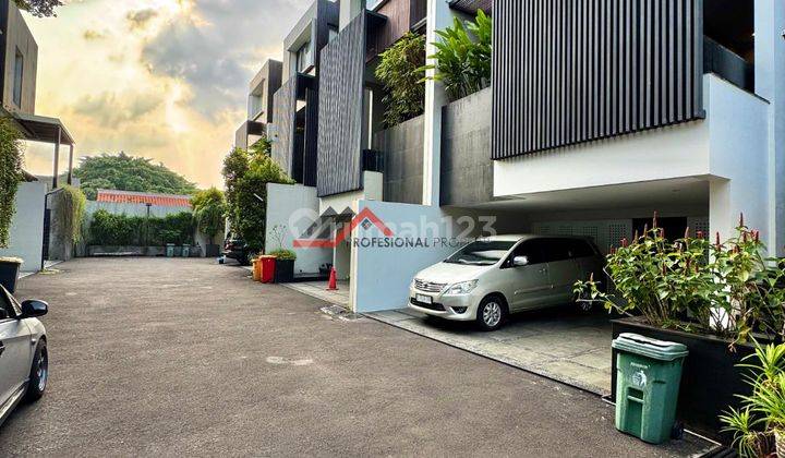 Rumah Modern Minimalis Dan Mewah Dalam Town House  2