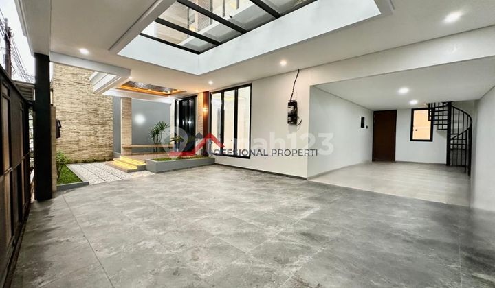 Rumah Baru Dalam Komplek Dekat Pondok Indah