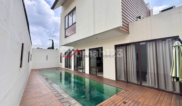 Rumah Modern Minimalis Fully Furnished Dalam Town House di Jagakarsa