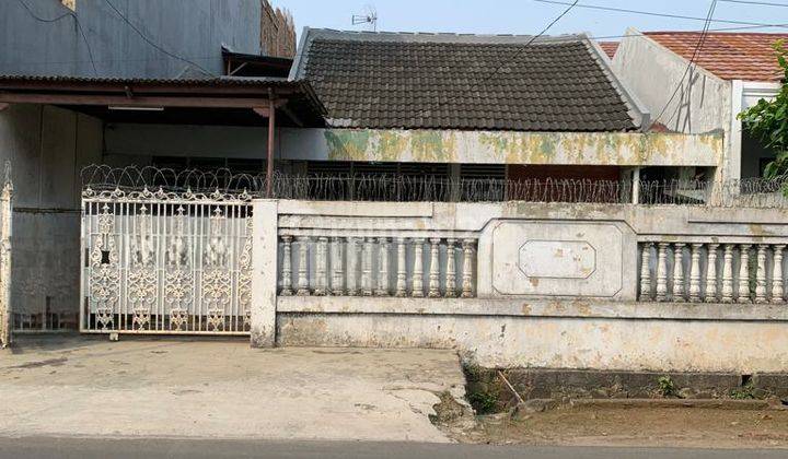 Rumah Tua Hitung Tanah di Bojong Jakarta Barat 1