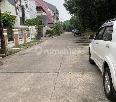 Rumah di Green Ville 3 Lantai Siap Huni Dengan Row Jalan 3 Mobil  2