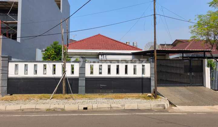 Rumah 1 lantai hadap timur, row jalan lebar 10m di sunrise garden