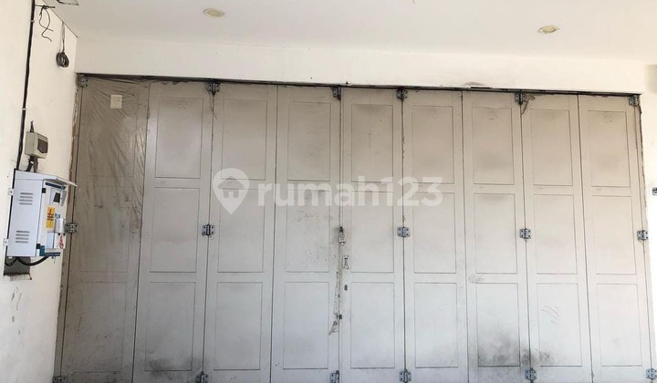 ruko di lokasi strategis di cideng dekat dengan pusat bisnis tanah abang dengan row jalan lebar dan tersedia parkiran yang luas 2