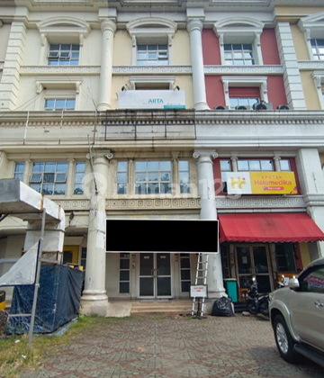 ruko di jalan strategis 4 lantai sudah ramai ada tempat parkiran di warung buncit