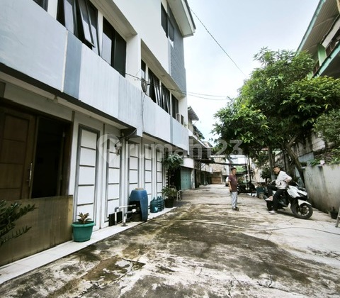 rumah ruko  dalam komplek 3 lantai, cocok untuk tinggal dan usaha di daerah yang sangat cantik di gedong panjang , bandengan utara 2