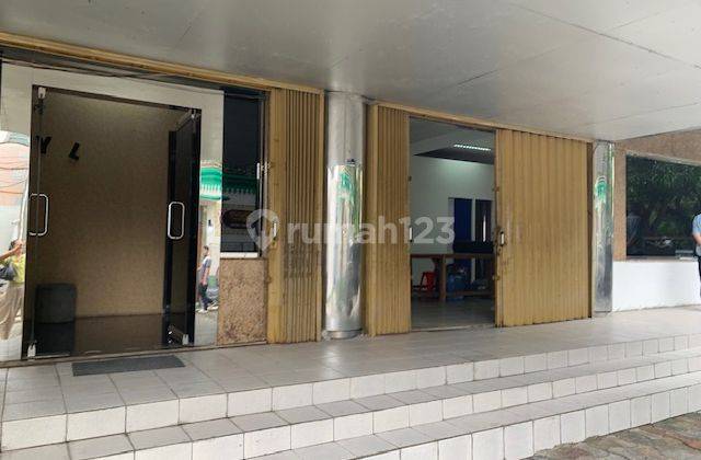 gedung di jalan utama Fachrudin tanah abang 2