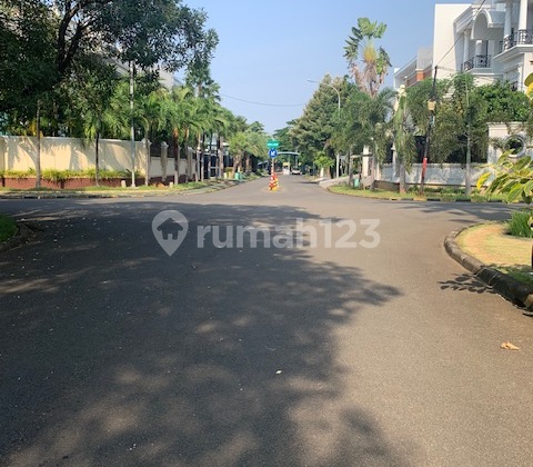 Ready-to-occupy 2-story luxury house in the best cluster at L Puri Indah. 2