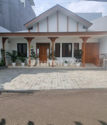 Rumah Bagus di Sewakan, Cocok untuk Kantor, Cafe, Tempat Kursus Jalan Sambas Kebayoran Baru