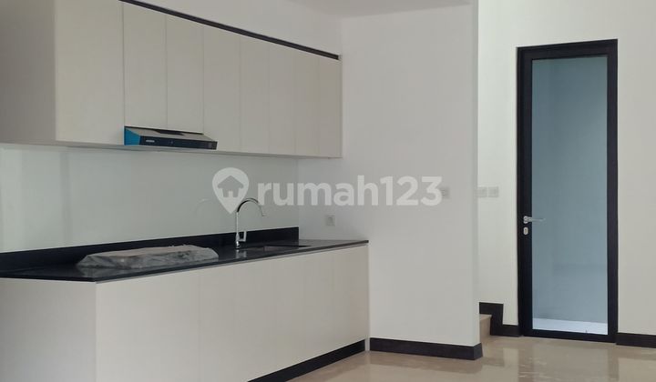 Semi-Furnished House in Welton Hiera Near Eastvara Mall BSD and Legok Toll Road
