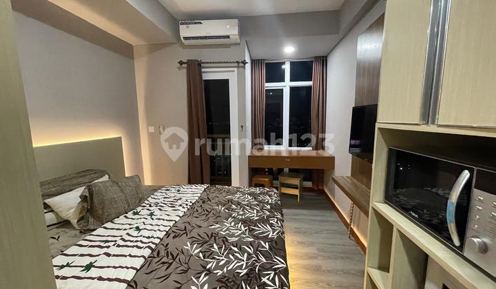 Apartment B Residence Studio Type Lotus Tower Near Aeon Mall and Cisauk Station