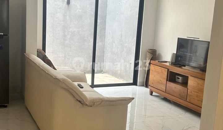 Semi-Furnished House in Azalea Near SMS Serpong Mall