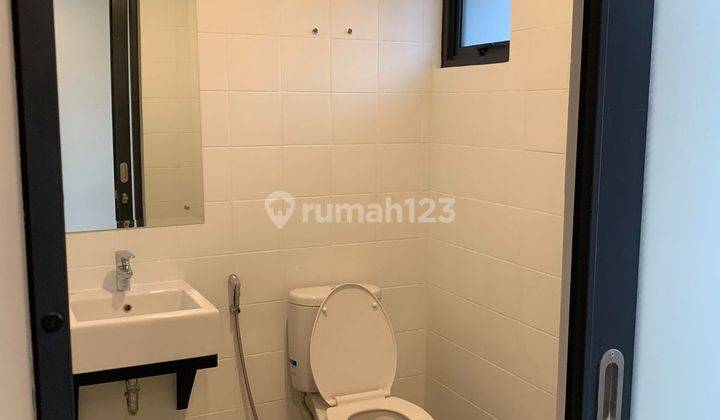 Rumah Siap Huni Di Yuthica Bsd Dekat Teras Kota Mal Bsd 2