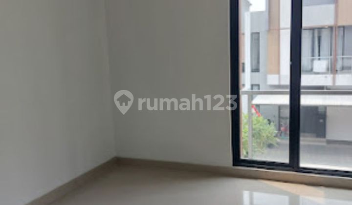 Semi-Furnished Ready-to-Occupy House in Yuthica, BSD City, Near Eka Hospital