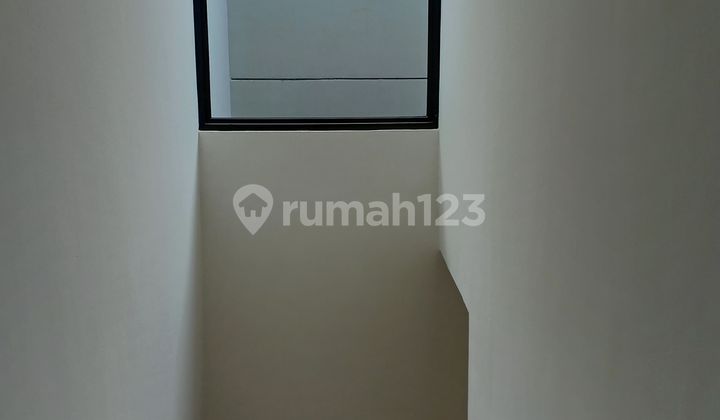 Semi-Furnished House in Welton Hiera Near Eastvara Mall BSD and Legok Toll Road